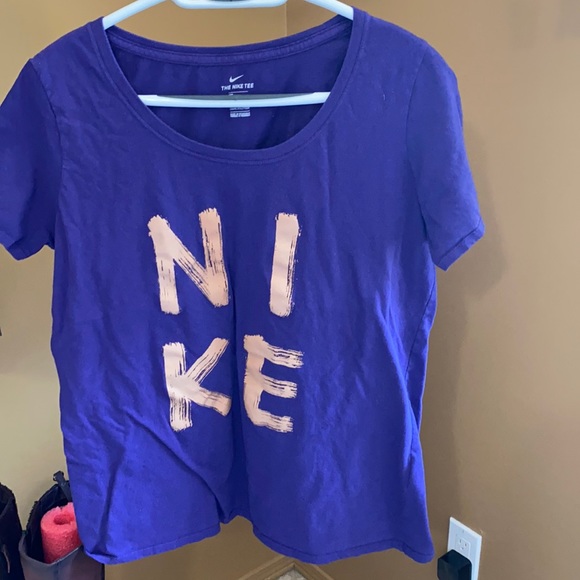 Nike Tops - nike T-shirt